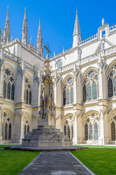 BURGOS, İspanya - 8 Haziran 2014: Burgos, Kastilya ve Leon Gotik Katedrali Manastırı