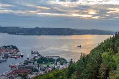 Norveç 'in Bergen kentindeki limanın havadan görüntüsü