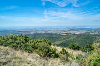 İspanya 'nın kuzeydoğusundaki Aragon' un Huesca eyaletinde, merkez Pireneler 'in eteklerindeki Sierra de Guara doğal parkı.