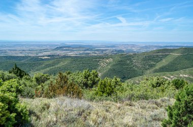 İspanya 'nın kuzeydoğusundaki Aragon' un Huesca eyaletinde, merkez Pireneler 'in eteklerindeki Sierra de Guara doğal parkı.