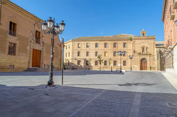 Kuzey İspanya 'daki Huesca, Aragon kasabasında mimarlık.