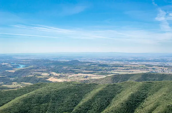 İspanya 'nın kuzeydoğusundaki Aragon' un Huesca eyaletinde, merkez Pireneler 'in eteklerindeki Sierra de Guara doğal parkı.