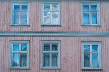 Norveç 'in eski Fredrikstad kasabasında mimarlık ayrıntıları