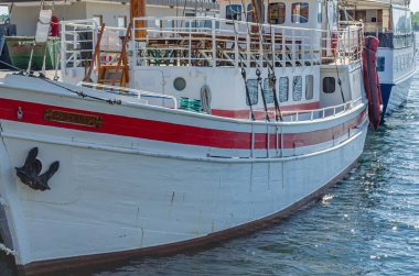 OSLO, NORway - 12 Temmuz 2014: Norveç 'in Oslofjord kıyısındaki Oslo marinasında tekneler