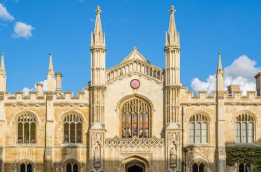 CAMBRIDGE, BİRLİK KINGDOM - 11 Ekim 2014: Corpus Christi Üniversitesi Yeni Mahkemesi. Corpus Christi Koleji Cambridge, İngiltere 'de bulunan bir üniversitedir.