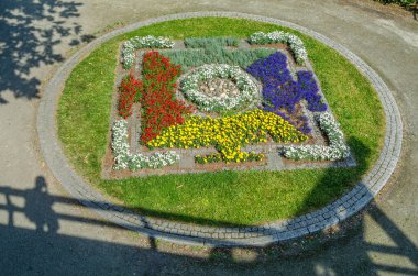 Norveç, Trondheim 'da bir parkta çiçek dekoru.