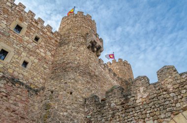 Siguenza (Castillo de los Obispos de Siguenza), Guadalajara ili, Castilla la la Mancha, İspanya. 12. yüzyılda 8. sentin başından itibaren eski bir Müslüman 'ın üzerine dikildi.