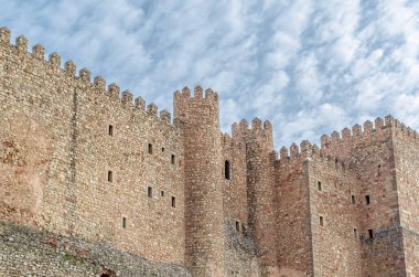 Siguenza (Castillo de los Obispos de Siguenza), Guadalajara ili, Castilla la la Mancha, İspanya. 12. yüzyılda 8. sentin başından itibaren eski bir Müslüman 'ın üzerine dikildi.
