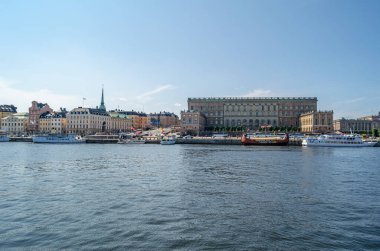 STOCKHOLM, SWEDEN - 26 Temmuz 2014: Barok tarzında 1697-1760 yılları arasında inşa edilen Stockholm Sarayı 'nın (Kraliyet Sarayı) manzarası