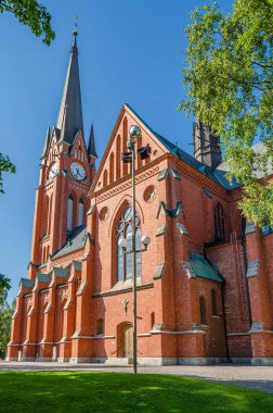 İsveç 'in Sundsvall kentindeki Neo-Gotik Gustav Adolfs Kilisesi manzarası 1894 yılında tamamlandı.
