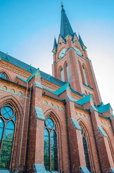 İsveç 'in Sundsvall kentindeki Neo-Gotik Gustav Adolfs Kilisesi manzarası 1894 yılında tamamlandı.