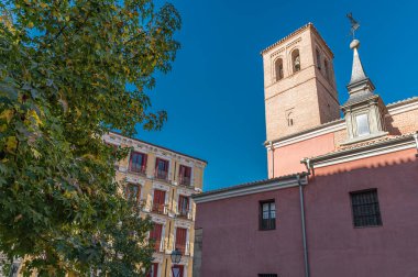 San Pedro el Viejo Kilisesi (ayrıca San Pedro el Real olarak da bilinir) İspanya 'nın orta Madrid kentinde küçük bir ortaçağ kilisesi. İlk yapı, Mudejar kulesinin ait olduğu 14. yüzyılda inşa edilmişti, ancak geniş çaplı yenileme çalışmaları yapılmıştı.