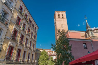 San Pedro el Viejo Kilisesi (ayrıca San Pedro el Real olarak da bilinir) İspanya 'nın orta Madrid kentinde küçük bir ortaçağ kilisesi. İlk yapı, Mudejar kulesinin ait olduğu 14. yüzyılda inşa edilmişti, ancak geniş çaplı yenileme çalışmaları yapılmıştı.