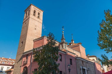 San Pedro el Viejo Kilisesi (ayrıca San Pedro el Real olarak da bilinir) İspanya 'nın orta Madrid kentinde küçük bir ortaçağ kilisesi. İlk yapı, Mudejar kulesinin ait olduğu 14. yüzyılda inşa edilmişti, ancak geniş çaplı yenileme çalışmaları yapılmıştı.