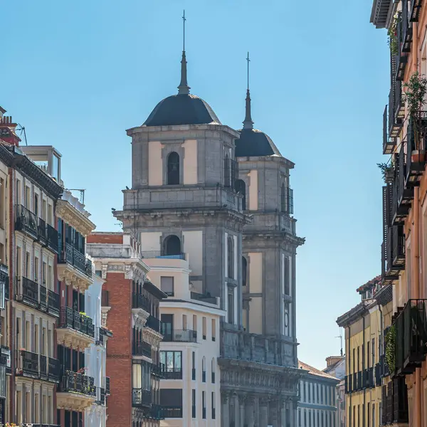 St. Isidore Collegiate Kilisesi (İspanyolca: Real Basilica Colegiata de San Isidro), İspanya 'nın orta Madrid kentinde 1622 yılında inşa edilen bir Barok Katolik kilisesi.
