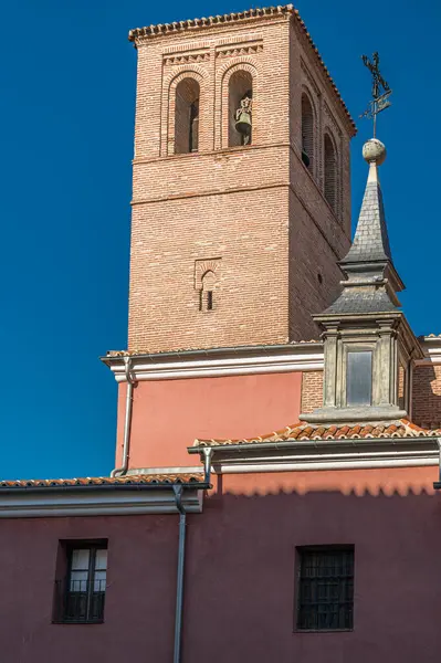 San Pedro el Viejo Kilisesi (ayrıca San Pedro el Real olarak da bilinir) İspanya 'nın orta Madrid kentinde küçük bir ortaçağ kilisesi. İlk yapı, Mudejar kulesinin ait olduğu 14. yüzyılda inşa edilmişti, ancak geniş çaplı yenileme çalışmaları yapılmıştı.