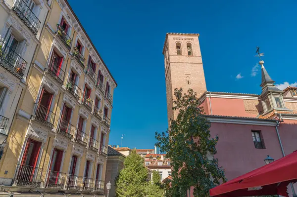 San Pedro el Viejo Kilisesi (ayrıca San Pedro el Real olarak da bilinir) İspanya 'nın orta Madrid kentinde küçük bir ortaçağ kilisesi. İlk yapı, Mudejar kulesinin ait olduğu 14. yüzyılda inşa edilmişti, ancak geniş çaplı yenileme çalışmaları yapılmıştı.