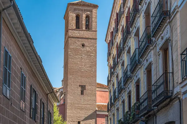 San Pedro el Viejo Kilisesi (ayrıca San Pedro el Real olarak da bilinir) İspanya 'nın orta Madrid kentinde küçük bir ortaçağ kilisesi. İlk yapı, Mudejar kulesinin ait olduğu 14. yüzyılda inşa edilmişti, ancak geniş çaplı yenileme çalışmaları yapılmıştı.