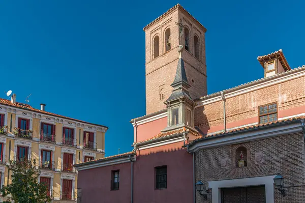 San Pedro el Viejo Kilisesi (ayrıca San Pedro el Real olarak da bilinir) İspanya 'nın orta Madrid kentinde küçük bir ortaçağ kilisesi. İlk yapı, Mudejar kulesinin ait olduğu 14. yüzyılda inşa edilmişti, ancak geniş çaplı yenileme çalışmaları yapılmıştı.