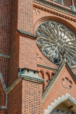 İsveç 'in Uppsala kentindeki Gotik Lüterci kilisesi olan Uppsala Katedrali' nin mimari ayrıntıları 1435 yılında açıldı.