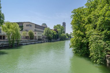 MUNCHEN, GERMANY - 4 Temmuz 2015: Almanya 'nın Münih kentindeki Alman Müzesi, 1903 yılında dünyanın en büyük bilim ve teknoloji müzesi olarak kuruldu.