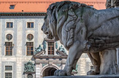 Aslan heykeli Wilhelm von Rumann (1906) tarafından Almanya 'nın Münih kentinde yapıldı.