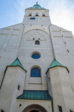 St. Peter Kilisesi, Almanya 'nın Münih kentindeki en eski kilise.