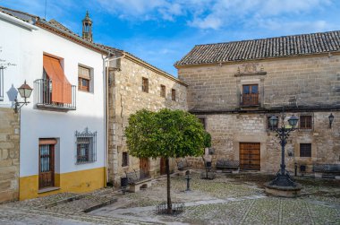 Ubeda 'da mimarlık, Endülüs, Güney İspanya. Kasaba, Ubeda ve Baeza 'nın Rönesans Anıtı Kompleksi' nin bir parçası olan Dünya Mirası Alanıdır.