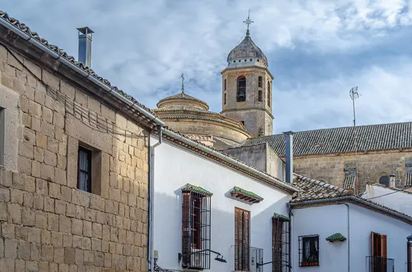 Ubeda 'da mimarlık, Endülüs, Güney İspanya. Kasaba, Ubeda ve Baeza 'nın Rönesans Anıtı Kompleksi' nin bir parçası olan Dünya Mirası Alanıdır.