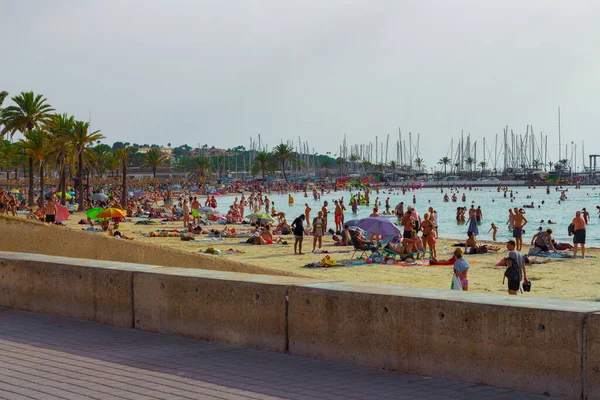 Palma Mallorca Spanje Augustus 2022 Toeristen Een Strand Van Arenal — Stockfoto