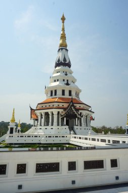 Antik tapınağın güzel manzarası: 5 Mart 2024 Salı, Dhammachedi luangta watpabantad, Udonthani, Tayland