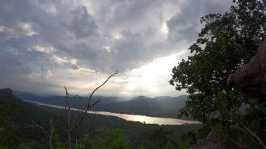 Mekong Nehri manzarasının hızlandırılmış videosu, Pha Chana Dai