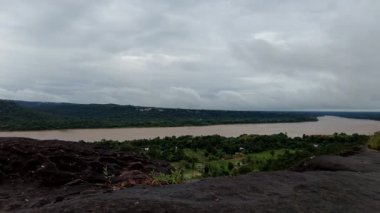 Mekong Nehri, Pha Taem Ulusal Parkı, Ubon Ratchathani Eyaleti, Tayland, 28 Ağustos 2025.