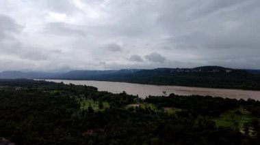 Mekong Nehri, Pha Taem Ulusal Parkı, Ubon Ratchathani Eyaleti, Tayland, 28 Ağustos 2025.