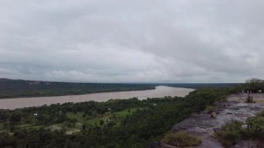 Mekong Nehri, Pha Taem Ulusal Parkı, Ubon Ratchathani Eyaleti, Tayland, 28 Ağustos 2025.