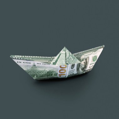 Koyu yeşil arkaplanlı kağıt dolarlık gemi. Finansal kriz yaratıcı fikri. Banka ve para. Sigortacılık. Gemi teslimatı