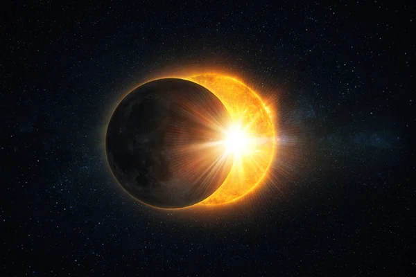 Verbazingwekkende Zonsverduistering Lichtstralen Aan Sterrenhemel Zon Maan Ruimte — Stockfoto