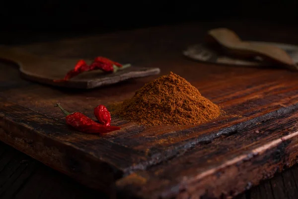 Горячие Травы Специи Красный Молотый Перец Чили Сушеным Перцем Деревянной — стоковое фото