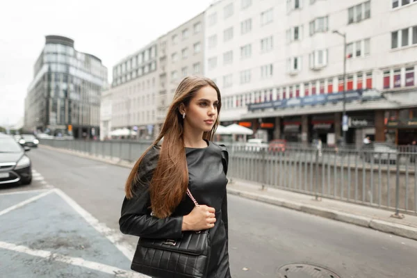 Elegance Fashion Pretty Business Woman Stylish Black Dress Trendy Leather — Fotografia de Stock