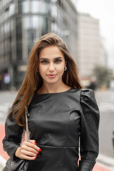 Female Urban Portrait Beautiful Successful Young Business Woman Fashion Black — Fotografia de Stock