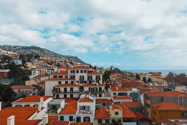 Staden Funchal Med Hus Och Orangea Tak Utsikt Från Linbana — Stockfoto