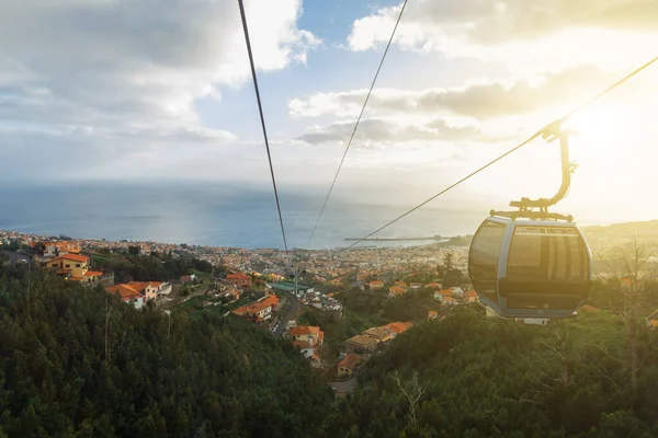 Vackert Landskap Staden Funchal Med Havet Vid Solnedgången Kabelbilsresa Ovanför — Stockfoto