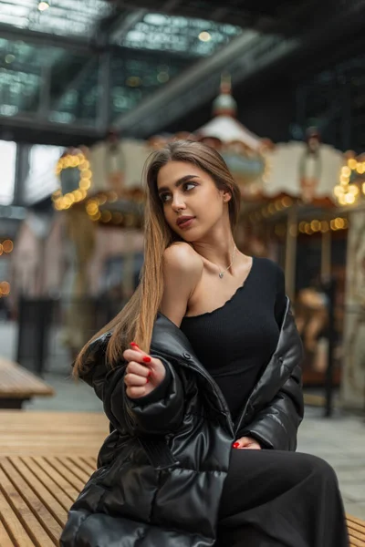 Beautiful Stylish Woman Fashion Sexy Black One Shoulder Top Jacket — Stock Photo, Image
