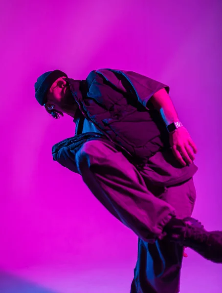 Hipster Danser Mode Professionele Man Modieuze Kleding Dansen Creatieve Kleurrijke — Stockfoto