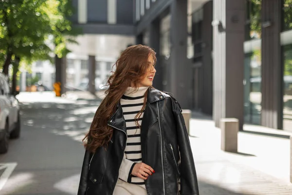 Happy Beautiful Fashionable Woman Smile Stylish Casual Clothes Leather Jacket — Stock Photo, Image
