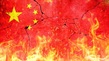 Alevler içinde Çin bayrağı ve çatlamış beton duvarda kıvılcımlar. Çin 'de devrim, kavram. Özgürlük ve vatanseverlik. Ekonomik kriz, yaratıcı.