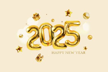 Altın balonlar 2025, altın aynalı balon partisi, yıldızlar, hediyeler ve açık bej arka planda kıvılcımlar. Mutlu yıllar 2025 yaratıcı.