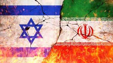 İsrail ve İran 'ın bayrakları ateş ve kıvılcımlarla yan yana gösterilmiş derin çatlaklar ve grunge dokusuyla, iki ülke arasındaki düşmanlığı, siyasi bölünmeyi ve devam eden çatışmayı temsil ediyor. Savaş