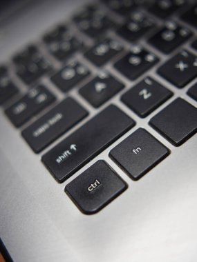 Pc cebinin anahtar bord 'u ve sıkı çalış 