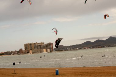 İspanya 'da rüzgar sörfü